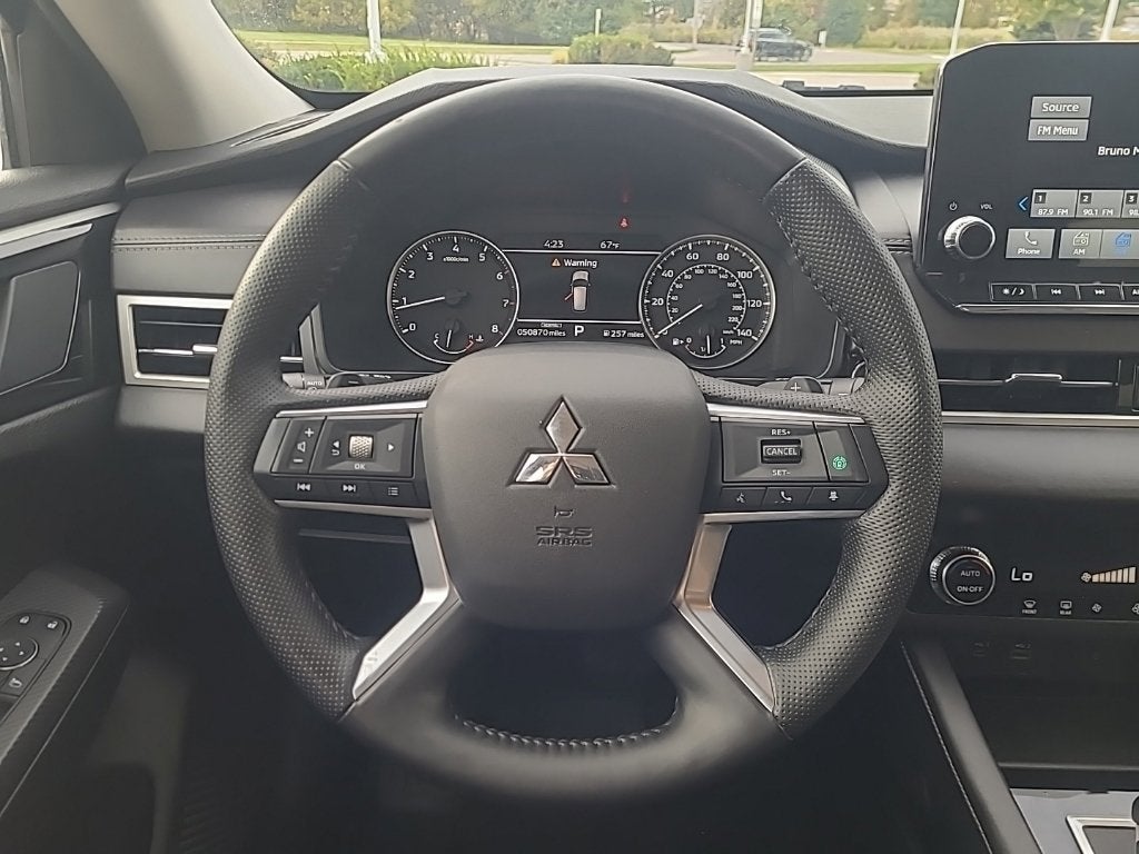 2024 Mitsubishi Outlander SE