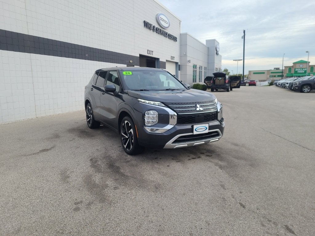 2024 Mitsubishi Outlander SE