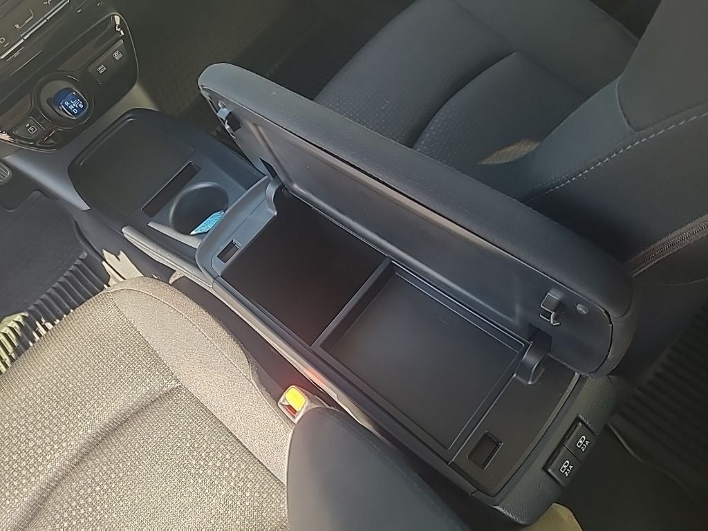 2022 Toyota Prius LE