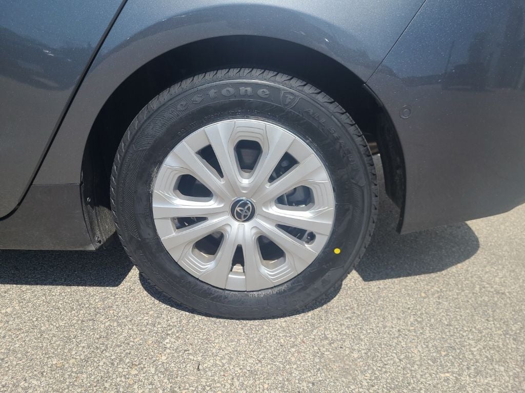 2022 Toyota Prius LE