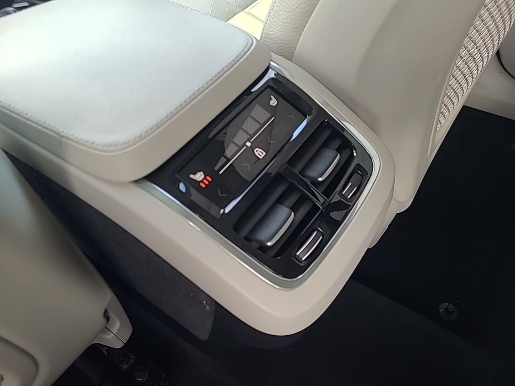 2023 Volvo XC90 B6 Plus 7-Seater